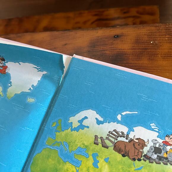 Vintage Disney The Castle Ghost An Adventure In Great Britain Hardcover Book - Picture 8 of 11